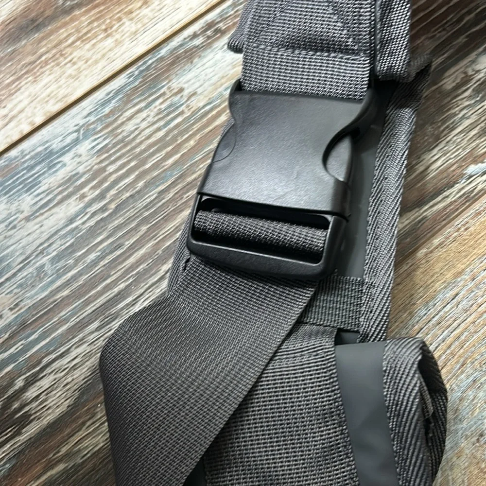 YUDODO breathable grey mesh travel sling bag carrier for dogs/cats size M NWT